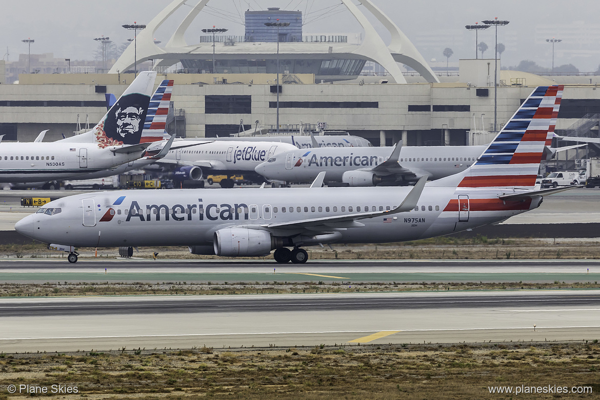 American Airlines Boeing 737-800 N975AN at Los Angeles International Airport (KLAX/LAX)