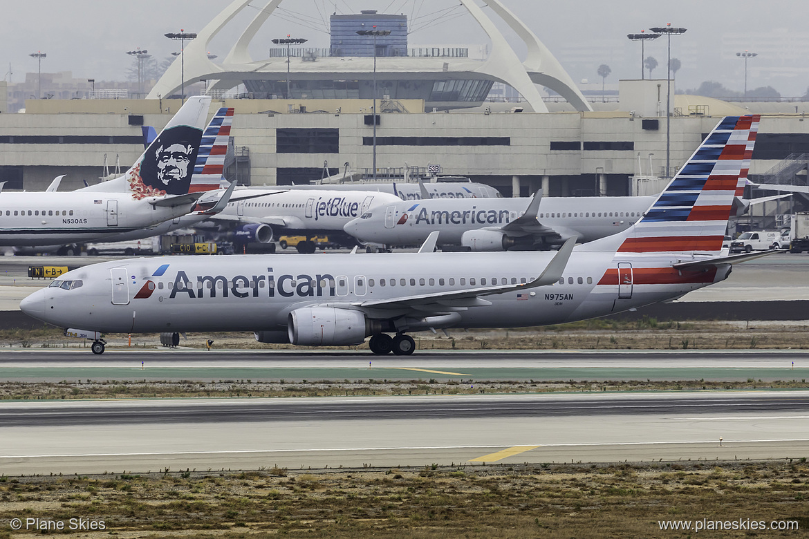 American Airlines Boeing 737-800 N975AN at Los Angeles International Airport (KLAX/LAX) American Airlines Boeing 737-800 N975AN at Los Angeles International Airport (KLAX/LAX)
