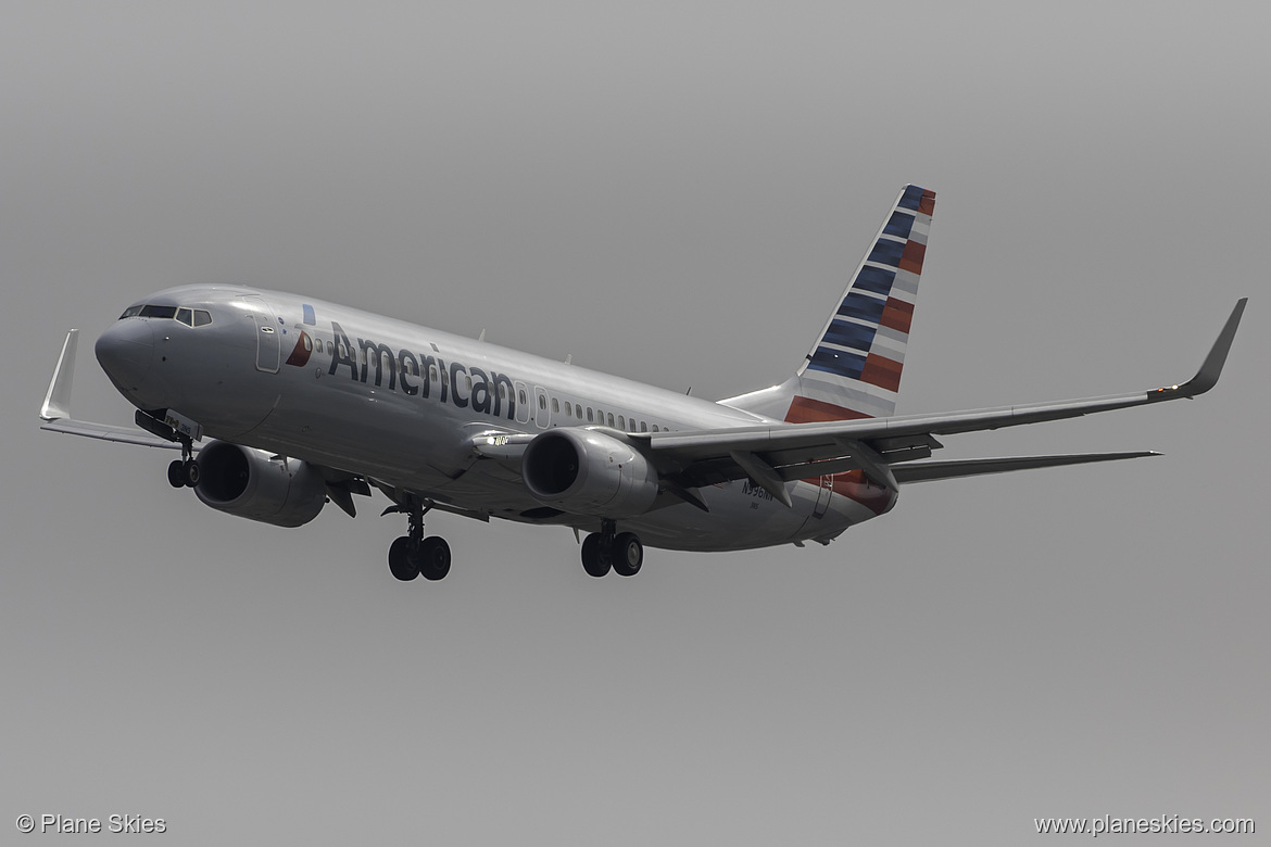 American Airlines Boeing 737-800 N996NN at Los Angeles International Airport (KLAX/LAX) American Airlines Boeing 737-800 N996NN at Los Angeles International Airport (KLAX/LAX)