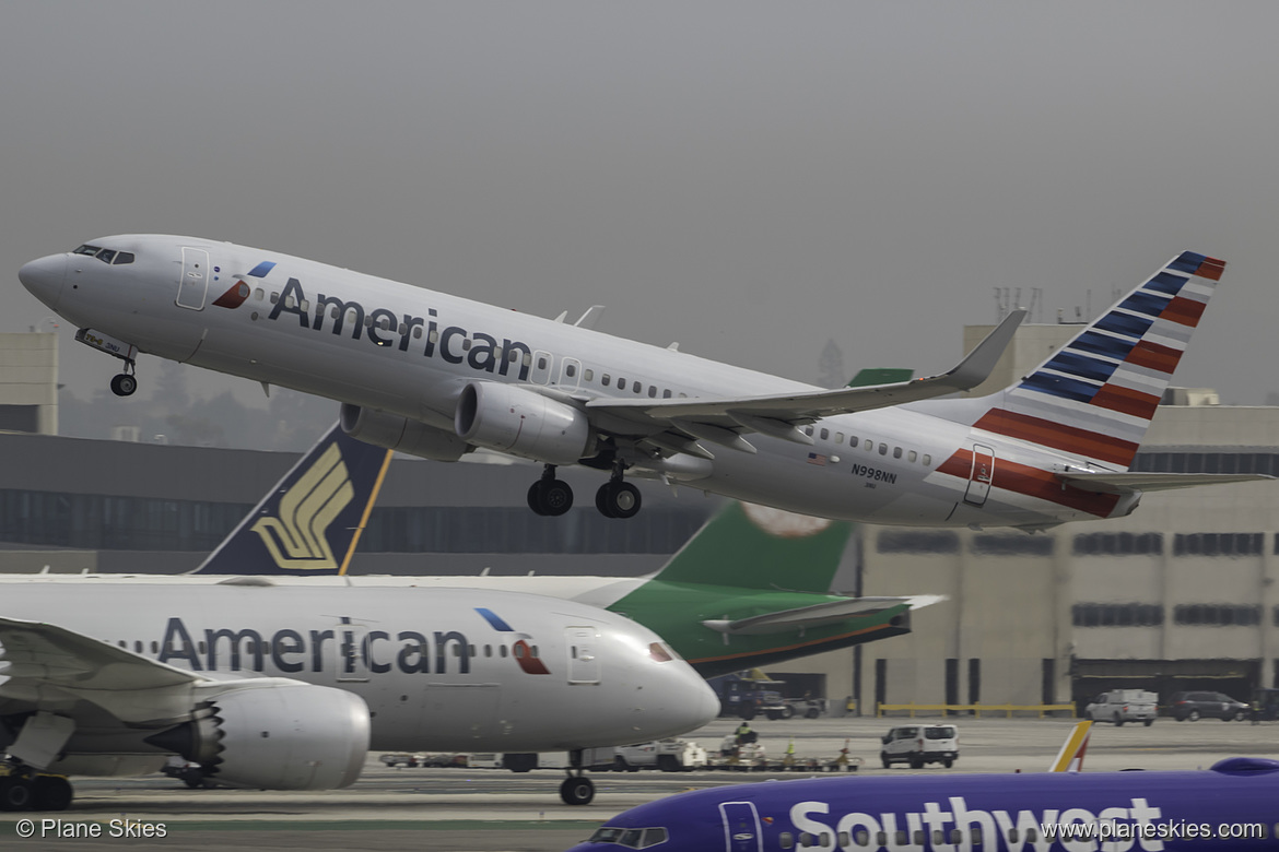 American Airlines Boeing 737-800 N998NN at Los Angeles International Airport (KLAX/LAX) American Airlines Boeing 737-800 N998NN at Los Angeles International Airport (KLAX/LAX)