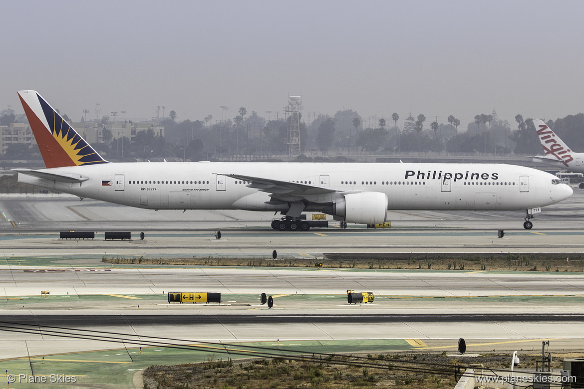 Philippine Airlines Boeing 777-300ER RP-C7774 at Los Angeles International Airport (KLAX/LAX)