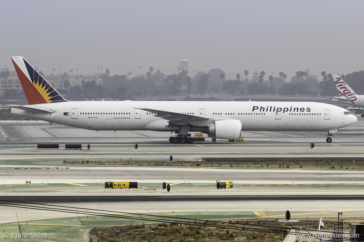 Philippine Airlines Boeing 777-300ER RP-C7774 at Los Angeles International Airport (KLAX/LAX) Philippine Airlines Boeing 777-300ER RP-C7774 at Los Angeles International Airport (KLAX/LAX)