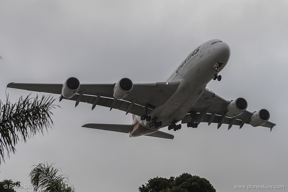 Qantas Airbus A380-800 VH-OQB at Los Angeles International Airport (KLAX/LAX)