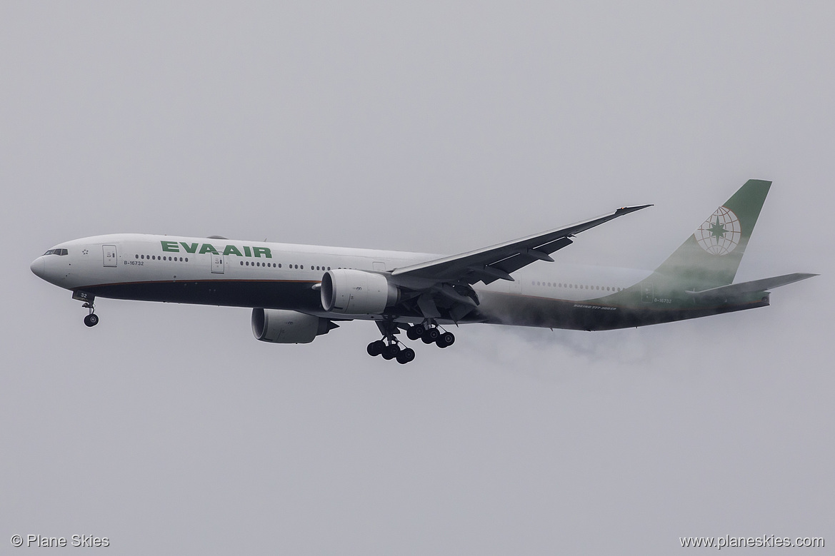 EVA Air Boeing 777-300ER B-16732 at San Francisco International Airport (KSFO/SFO) EVA Air Boeing 777-300ER B-16732 at San Francisco International Airport (KSFO/SFO)