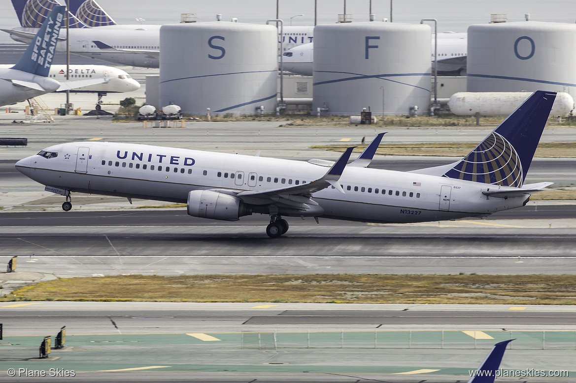 United Airlines Boeing 737-800 N13227 at San Francisco International Airport (KSFO/SFO)