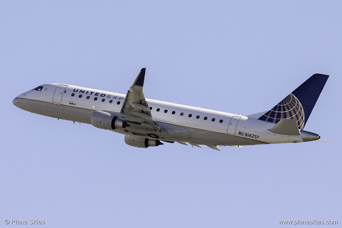 SkyWest Airlines Embraer ERJ-175 N162SY at San Francisco International Airport (KSFO/SFO)