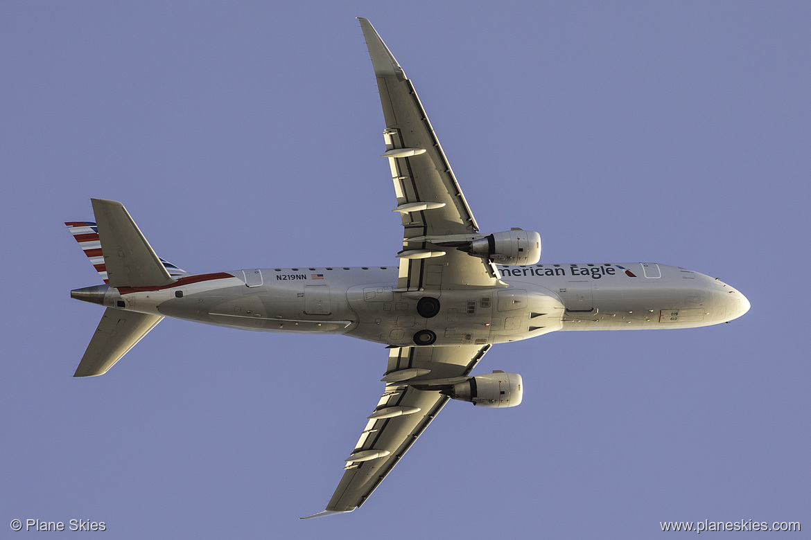 Compass Airlines Embraer ERJ-175 N219NN at San Francisco International Airport (KSFO/SFO)