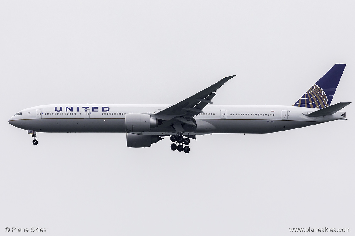 United Airlines Boeing 777-300ER N2737U at San Francisco International Airport (KSFO/SFO) United Airlines Boeing 777-300ER N2737U at San Francisco International Airport (KSFO/SFO)