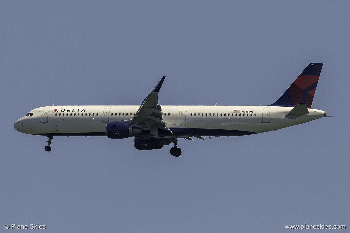 Delta Air Lines Airbus A321-200 N316DN at San Francisco International Airport (KSFO/SFO)