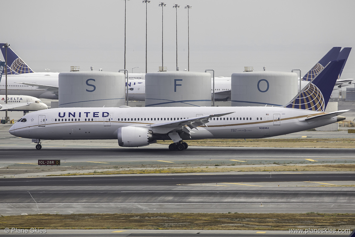United Airlines Boeing 787-9 N36962 at San Francisco International Airport (KSFO/SFO)