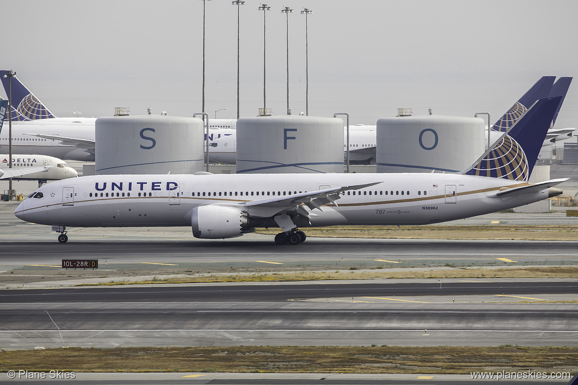 United Airlines Boeing 787-9 N36962 at San Francisco International Airport (KSFO/SFO) United Airlines Boeing 787-9 N36962 at San Francisco International Airport (KSFO/SFO)