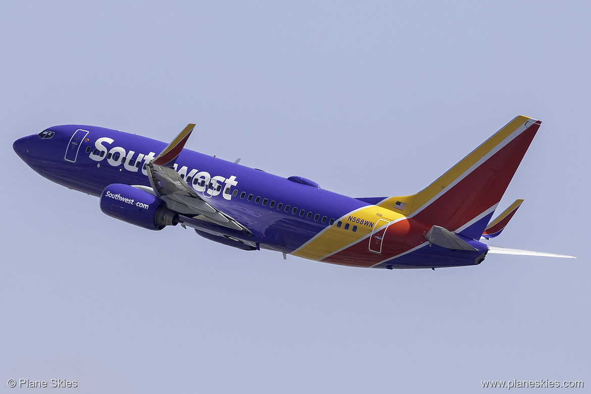 Southwest Airlines Boeing 737-700 N568WN at San Francisco International Airport (KSFO/SFO)