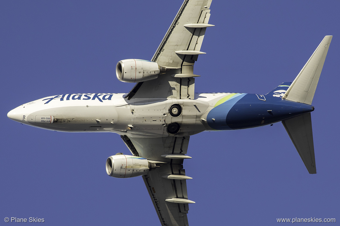 Alaska Airlines Boeing 737-700 N611AS at San Francisco International Airport (KSFO/SFO)