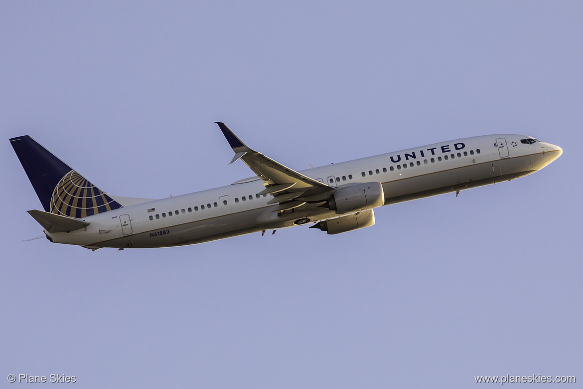 United Airlines Boeing 737-900ER N61882 at San Francisco International Airport (KSFO/SFO)