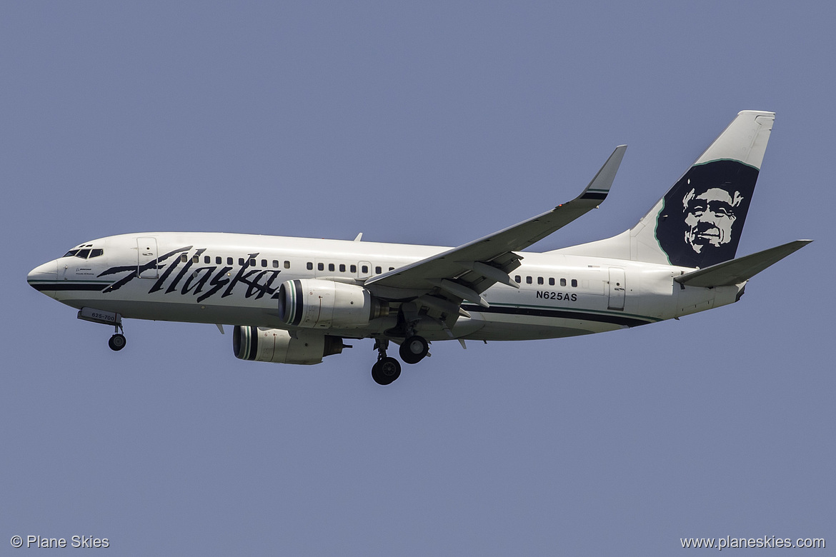 Alaska Airlines Boeing 737-700 N625AS at San Francisco International Airport (KSFO/SFO) Alaska Airlines Boeing 737-700 N625AS at San Francisco International Airport (KSFO/SFO)