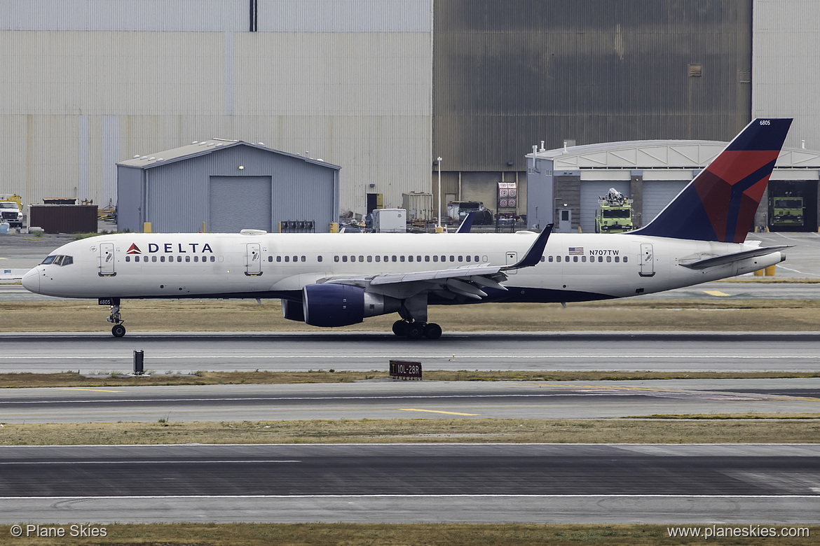 Delta Air Lines Boeing 757-200 N707TW at San Francisco International Airport (KSFO/SFO) Delta Air Lines Boeing 757-200 N707TW at San Francisco International Airport (KSFO/SFO)