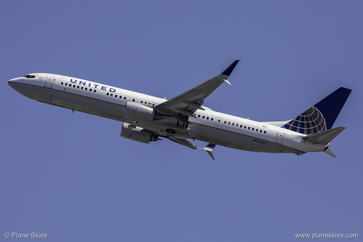 United Airlines Boeing 737-900ER N75433 at San Francisco International Airport (KSFO/SFO)