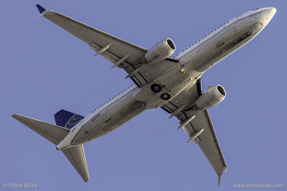 United Airlines Boeing 737-800 N77518 at San Francisco International Airport (KSFO/SFO)