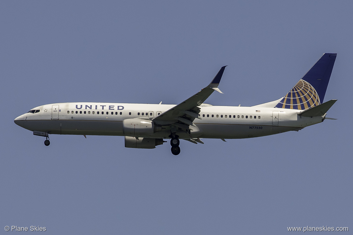 United Airlines Boeing 737-800 N77530 at San Francisco International Airport (KSFO/SFO)