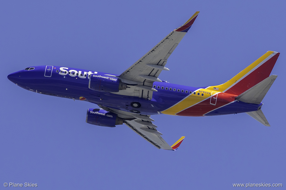 Southwest Airlines Boeing 737-700 N7822A at San Francisco International Airport (KSFO/SFO)
