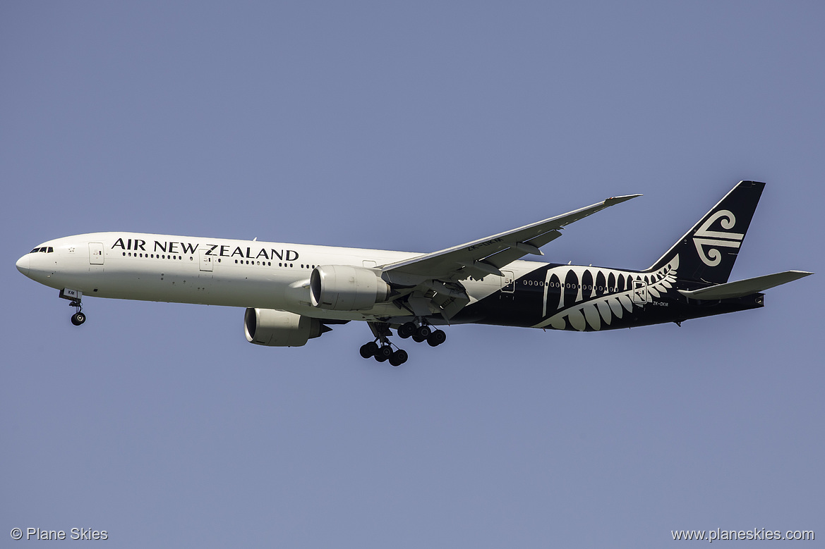 Air New Zealand Boeing 777-300ER ZK-OKM at San Francisco International Airport (KSFO/SFO) Air New Zealand Boeing 777-300ER ZK-OKM at San Francisco International Airport (KSFO/SFO)