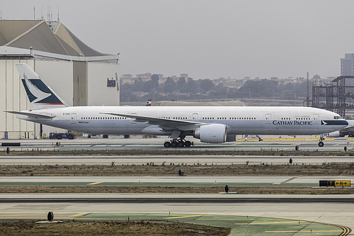 Cathay Pacific Boeing 777-300ER B-KQW at Los Angeles International Airport (KLAX/LAX)