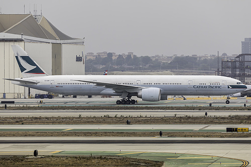 Cathay Pacific Boeing 777-300ER B-KQW at Los Angeles International Airport (KLAX/LAX) Cathay Pacific Boeing 777-300ER B-KQW at Los Angeles International Airport (KLAX/LAX)