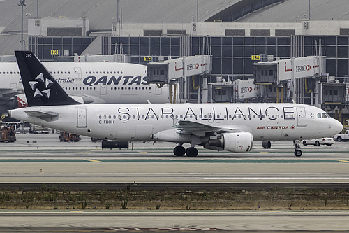 Air Canada Airbus A320-200 C-FDRH at Los Angeles International Airport (KLAX/LAX) Air Canada Airbus A320-200 C-FDRH at Los Angeles International Airport (KLAX/LAX)