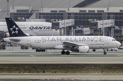 Air Canada Airbus A320-200 C-FDRH at Los Angeles International Airport (KLAX/LAX)