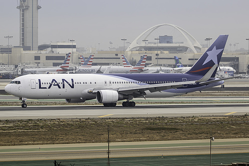 LATAM Chile Boeing 767-300ER CC-BDC at Los Angeles International Airport (KLAX/LAX)