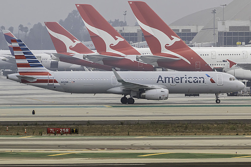 American Airlines Airbus A321-200 N102NN at Los Angeles International Airport (KLAX/LAX) American Airlines Airbus A321-200 N102NN at Los Angeles International Airport (KLAX/LAX)