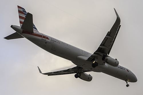 American Airlines Airbus A321-200 N133AN at Los Angeles International Airport (KLAX/LAX)