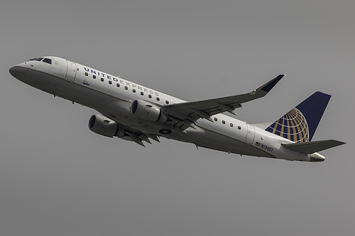 SkyWest Airlines Embraer ERJ-175 N134SY at Los Angeles International Airport (KLAX/LAX)