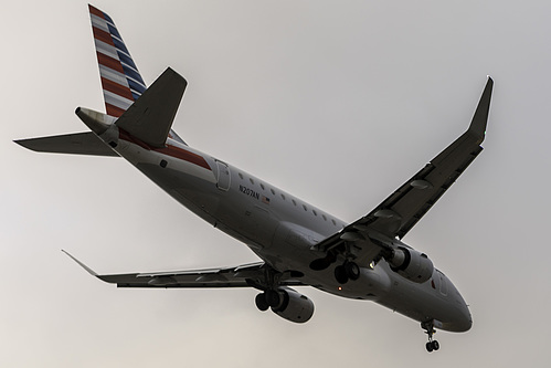 Compass Airlines Embraer ERJ-175 N207AN at Los Angeles International Airport (KLAX/LAX)