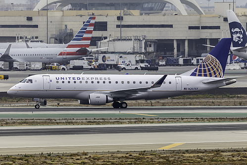 SkyWest Airlines Embraer ERJ-175 N207SY at Los Angeles International Airport (KLAX/LAX) SkyWest Airlines Embraer ERJ-175 N207SY at Los Angeles International Airport (KLAX/LAX)