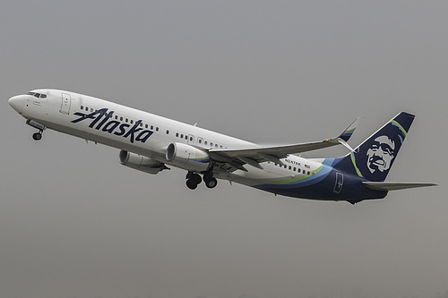 Alaska Airlines Boeing 737-900ER N247AK at Los Angeles International Airport (KLAX/LAX)