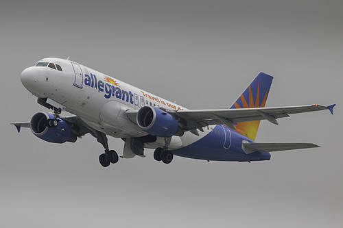 Allegiant Air Airbus A319-100 N302NV at Los Angeles International Airport (KLAX/LAX)