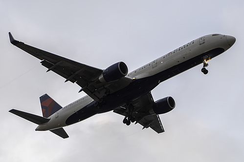 Delta Air Lines Boeing 757-200 N538US at Los Angeles International Airport (KLAX/LAX)