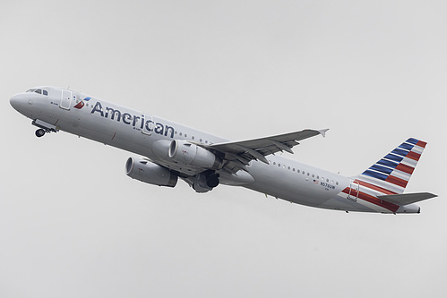 American Airlines Airbus A321-200 N576UW at Los Angeles International Airport (KLAX/LAX) American Airlines Airbus A321-200 N576UW at Los Angeles International Airport (KLAX/LAX)