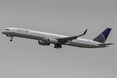 United Airlines Boeing 757-300 N57870 at Los Angeles International Airport (KLAX/LAX) United Airlines Boeing 757-300 N57870 at Los Angeles International Airport (KLAX/LAX)