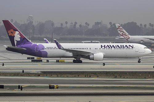 Hawaiian Airlines Boeing 767-300ER N588HA at Los Angeles International Airport (KLAX/LAX)