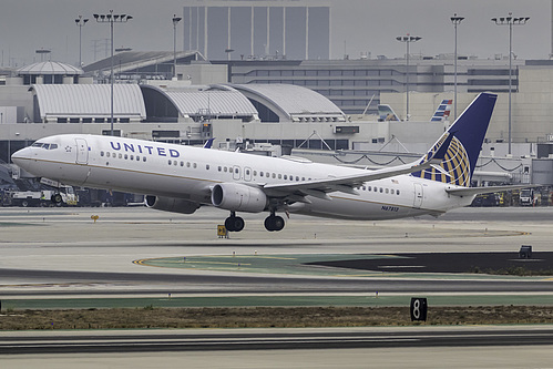 United Airlines Boeing 737-900ER N67812 at Los Angeles International Airport (KLAX/LAX) United Airlines Boeing 737-900ER N67812 at Los Angeles International Airport (KLAX/LAX)