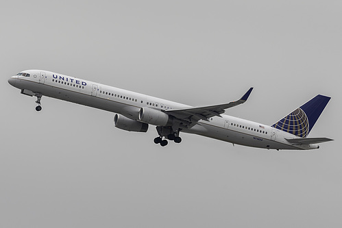 United Airlines Boeing 757-300 N75854 at Los Angeles International Airport (KLAX/LAX)