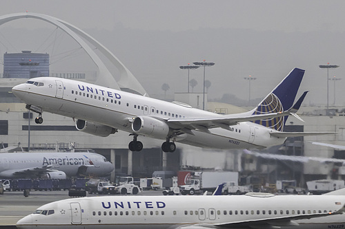 United Airlines Boeing 737-800 N76522 at Los Angeles International Airport (KLAX/LAX)