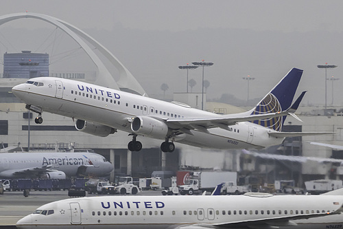 United Airlines Boeing 737-800 N76522 at Los Angeles International Airport (KLAX/LAX) United Airlines Boeing 737-800 N76522 at Los Angeles International Airport (KLAX/LAX)