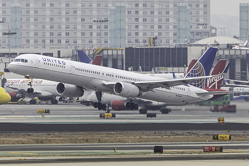 United Airlines Boeing 757-300 N77867 at Los Angeles International Airport (KLAX/LAX) United Airlines Boeing 757-300 N77867 at Los Angeles International Airport (KLAX/LAX)