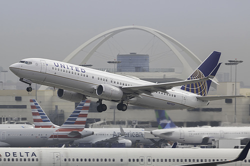 United Airlines Boeing 737-800 N87527 at Los Angeles International Airport (KLAX/LAX) United Airlines Boeing 737-800 N87527 at Los Angeles International Airport (KLAX/LAX)