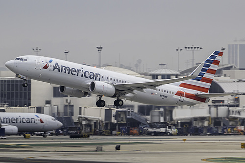American Airlines Boeing 737-800 N971AN at Los Angeles International Airport (KLAX/LAX) American Airlines Boeing 737-800 N971AN at Los Angeles International Airport (KLAX/LAX)