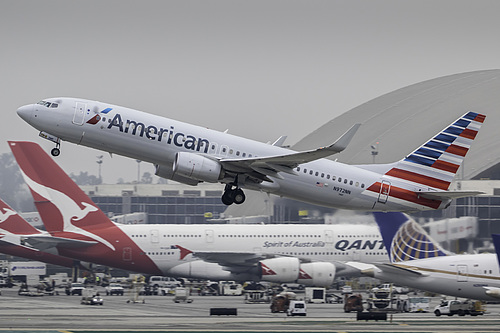 American Airlines Boeing 737-800 N972NN at Los Angeles International Airport (KLAX/LAX) American Airlines Boeing 737-800 N972NN at Los Angeles International Airport (KLAX/LAX)