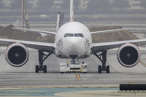 Virgin Australia Boeing 777-300ER VH-VPD at Los Angeles International Airport (KLAX/LAX) Virgin Australia Boeing 777-300ER VH-VPD at Los Angeles International Airport (KLAX/LAX)